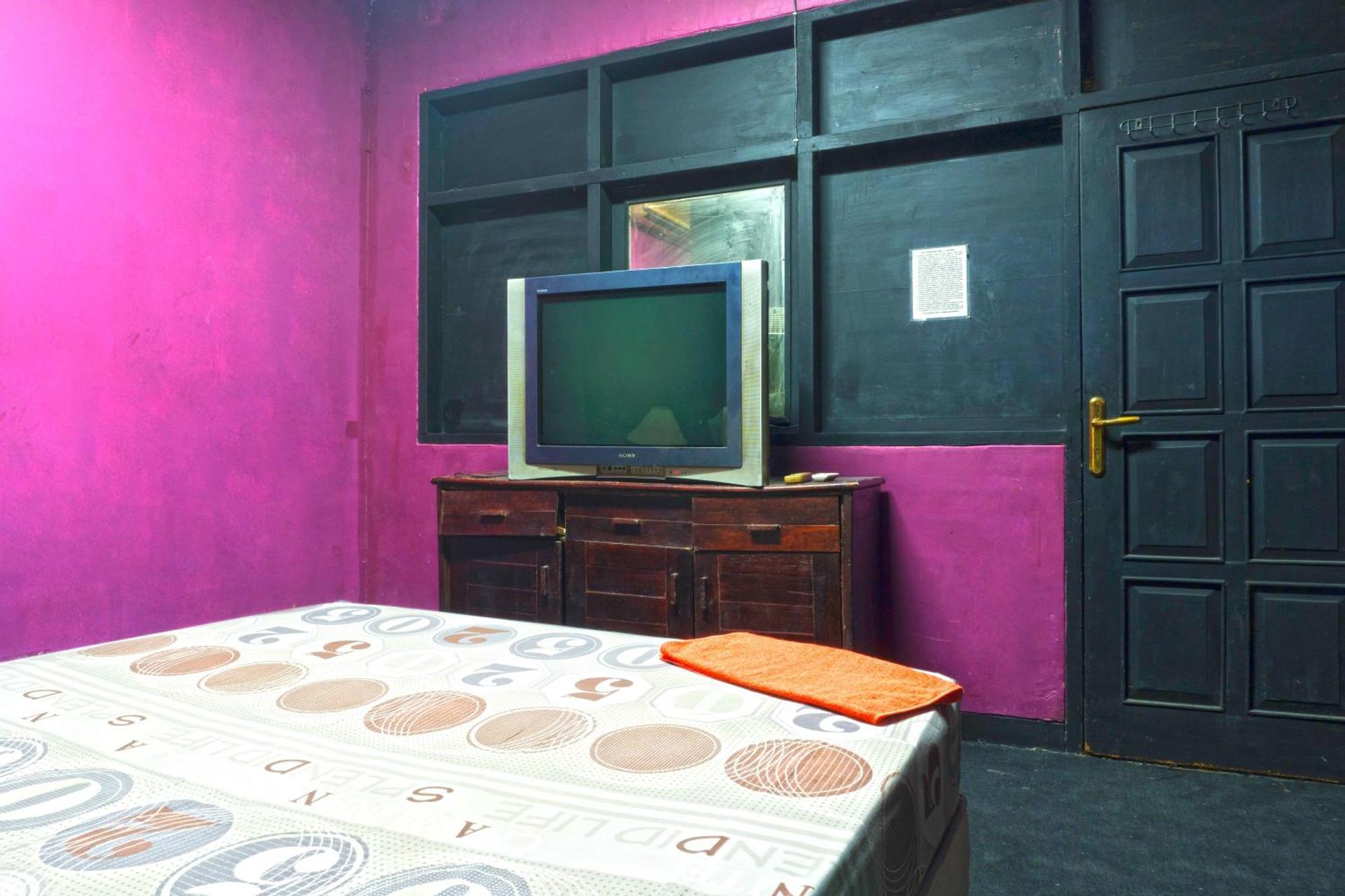 326 Kebayoran Hotel *