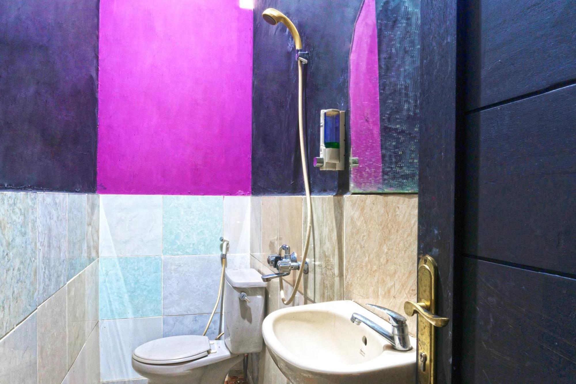 326 Kebayoran Hotel *